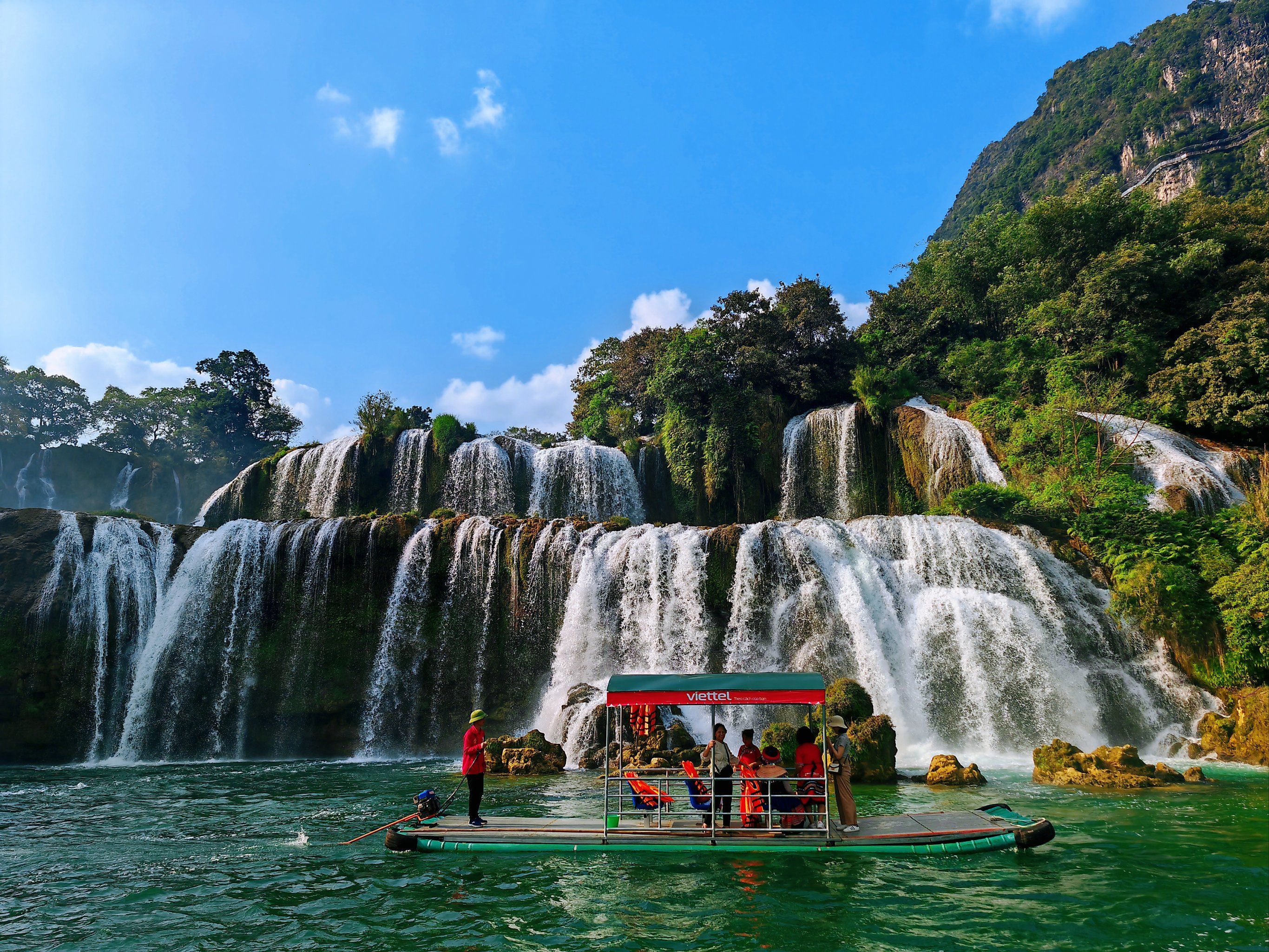 德天跨国瀑布的下午茶