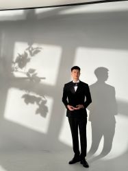 -现代经典婚纱摄影