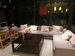 -铂逸梦秦酒店(横店梦幻谷店)