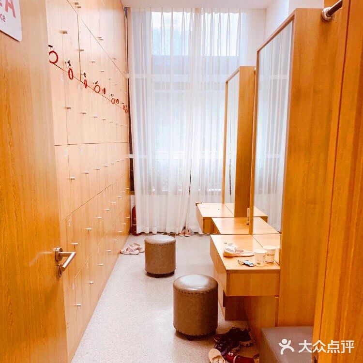 春天让孩子变成美丽的白天鹅吧