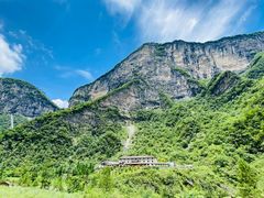 -鹿院坪生态旅游景区