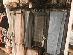 -名创优品(江南新地店)