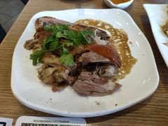 金牌烧鹅-裕记烧腊连锁餐饮(外马分店)