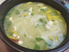 -维笙望湖·天膳源蒙自过桥米线