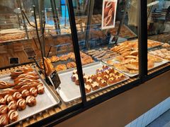 面包甜点陈列柜-Dough&Joe团憩(瑞虹天地月亮湾店)