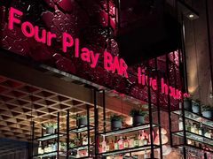 -FOUR PLAY BAR