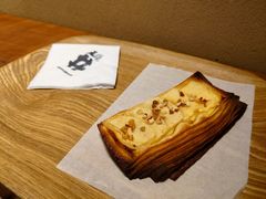 招牌苹果派-天井·丑面包搭咖啡