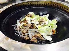 -粘豆包柴火铁锅炖