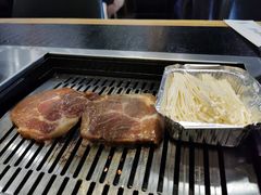 -臻牛烤肉