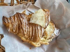 黄金流奶羊角-麦田工坊(月湖店)