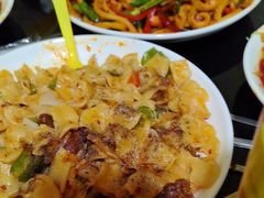 -烤肉小伙烤肉店