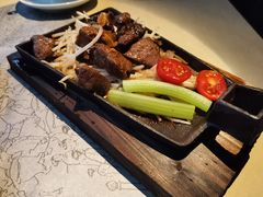 -穹六人间 people 6(岳阳路店)