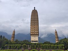 -三塔倒影公园