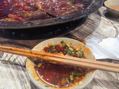 -渝嘴小老弟老火锅(华新村店)