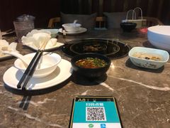 -三人行骨头王火锅(长寿店)