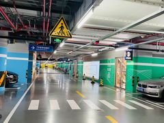 -白玉兰广场停车场