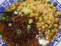 豌豆杂酱面-渝之汇牛肉豌杂面