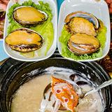 【现切猪杂鲜活海鲜🦐粥底5元 现煮烟火气🔥】