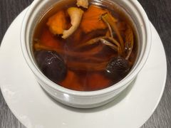 茶树菇炖鸡汤-鹊玥·粤菜小馆(汇智国际商业中心店)