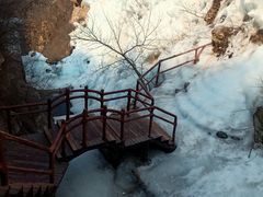 -大平台龙居瀑布旅游区