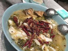 -姚姚酸菜鱼·金戈戈香港豉油鸡(喜荟城联名店)