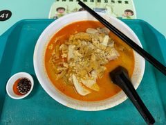 -亚王咖喱鸡米粉面