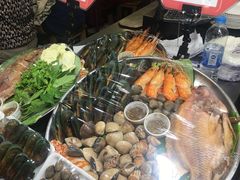 -席娜卡琳火车铁道夜市