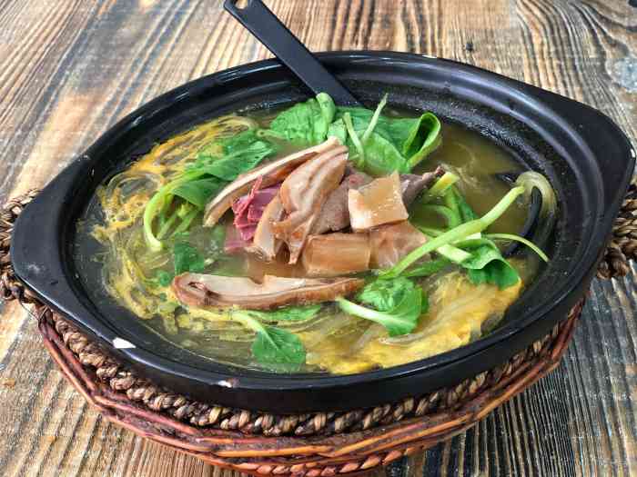 不推荐  「六味鸭血粉丝砂锅」「里脊肉」「咸肉菜饭」必点!