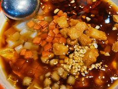 -爆炸头阿姨小四川正宗川味小吃(无任何分店)
