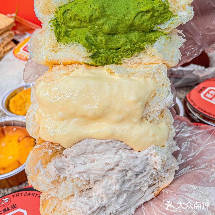 重庆也有冰面包了💥吧唧一口会爆浆‼️