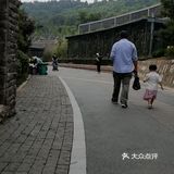 我们宝贝儿一直惦记着要坐船