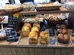 -沁屋面包店(人民东路店)