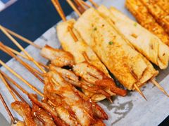 -何妹湿辣牛肉·粤式烧烤砂煲(桂雅路店)