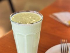 牛油果奶昔-UPPER KITCHEN(延安路店)