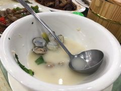 -鹏城人家海鲜酒家·23年老字号(较场尾店)