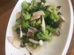 菌菇西兰花-秦香阁·西北家常菜(徐汇日月光中心店)