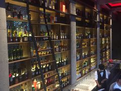 -饮湖威士忌鸡尾酒吧