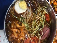 朝鲜特色冷面-东北饺子王(港澳广场购物中心店)