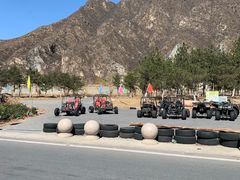 -百里峡七彩艺术小镇