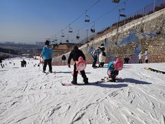 -采薇庄园四季滑雪场
