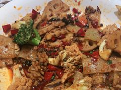 -东口码头·烧鸽子·鱼头泡饼·地方菜(金鹰悦城店)