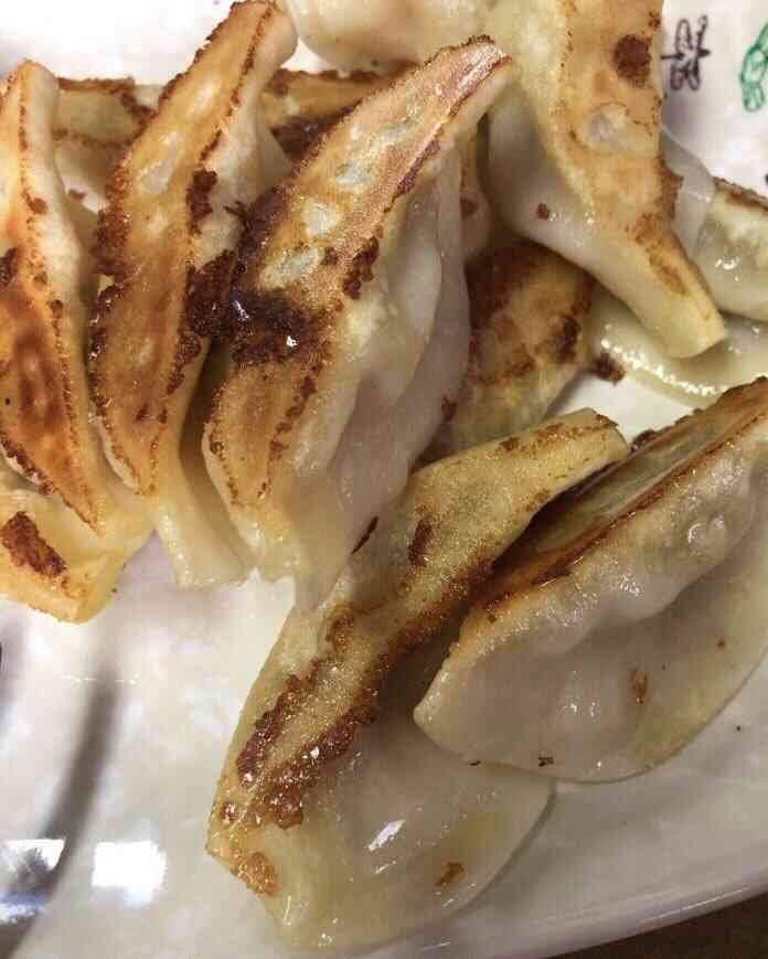 哈贵锅贴(高新店)-"小区楼下的一家锅贴店,每次都要等,都有人.