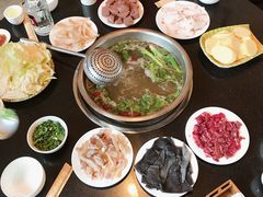 -周老三跷脚牛肉·全牛火锅(非遗传承店)