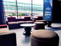 -桔子酒店(上海西藏北路地铁站店)