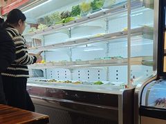 -哈尔滨小酒馆·鲜肉现穿自助烧烤(康新花园店)