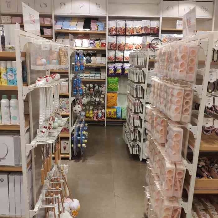 名创优品(九龙坡大洋百货店"名创优品又出新产品了小朋友的帽子好