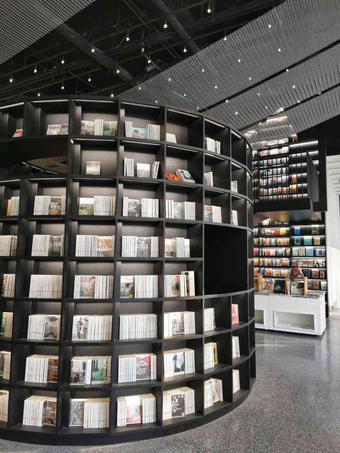pageone(北京坊店)-"去过很多家书店,没有一家是这么霸气的,有.