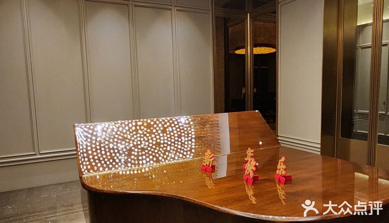 距离网红景点 “武康大楼”很近 忘了在武汉叫什么楼了