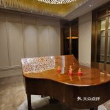 距离网红景点 “武康大楼”很近 忘了在武汉叫什么楼了