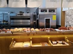 面包甜点陈列柜-西村叔叔的店·面包·甜品·蛋糕(崂山丽达店)